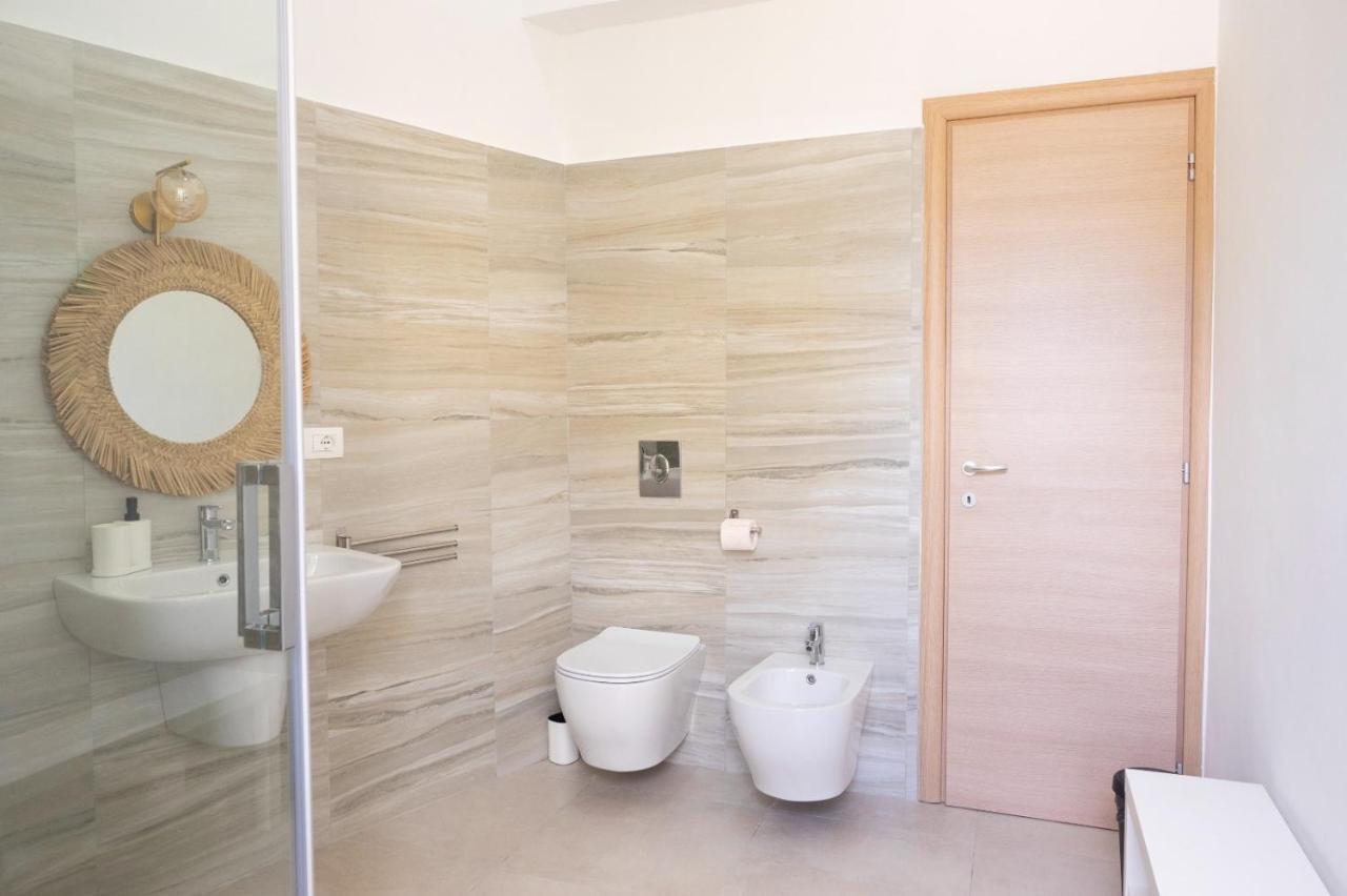 Seaport #Rooms Trani Exterior photo